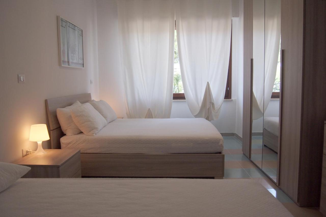 Le Rose Beach & Suites Appartamenti Fronte Mare A Villarosa Martinsicuro Esterno foto