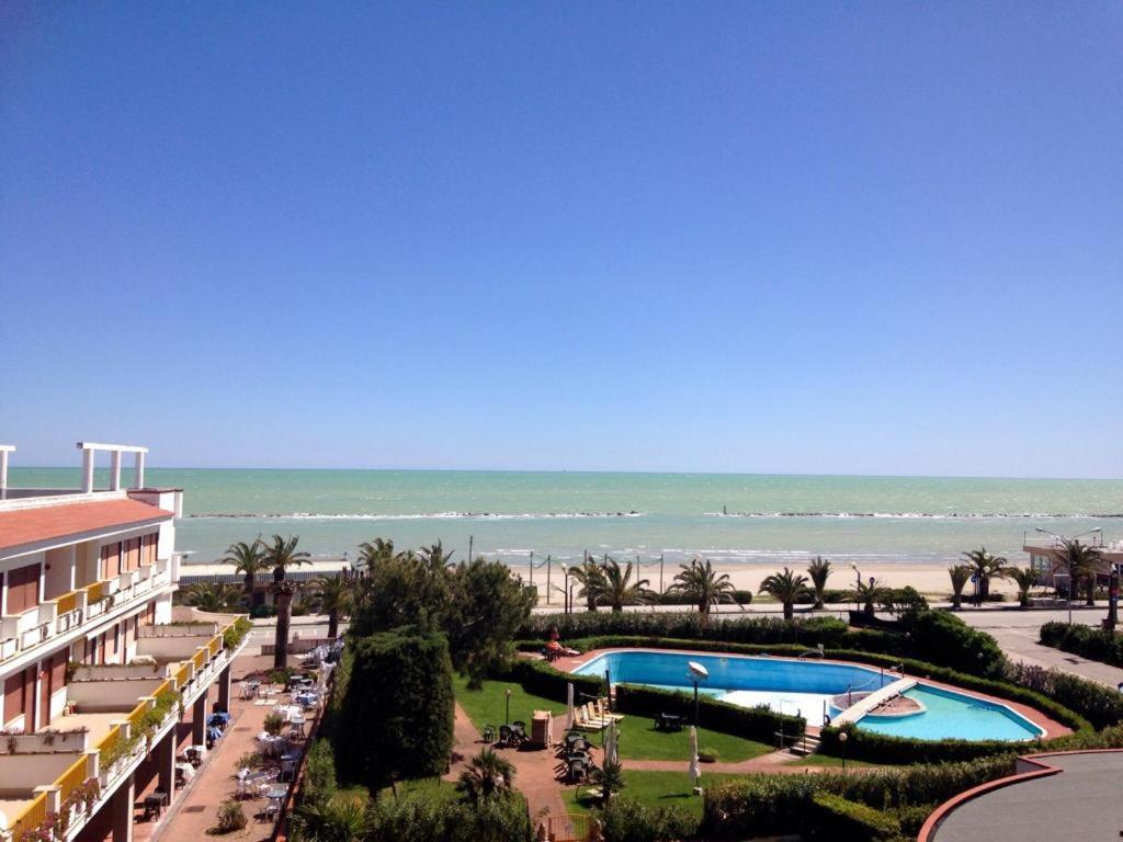 Le Rose Beach & Suites Appartamenti Fronte Mare A Villarosa Martinsicuro Esterno foto