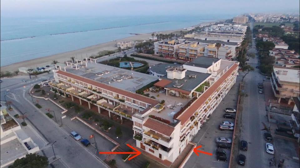 Le Rose Beach & Suites Appartamenti Fronte Mare A Villarosa Martinsicuro Esterno foto