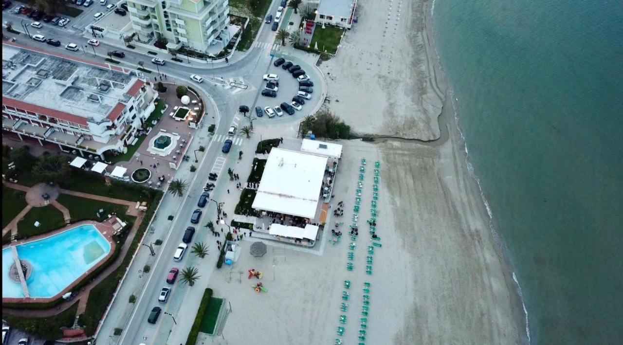 Le Rose Beach & Suites Appartamenti Fronte Mare A Villarosa Martinsicuro Esterno foto